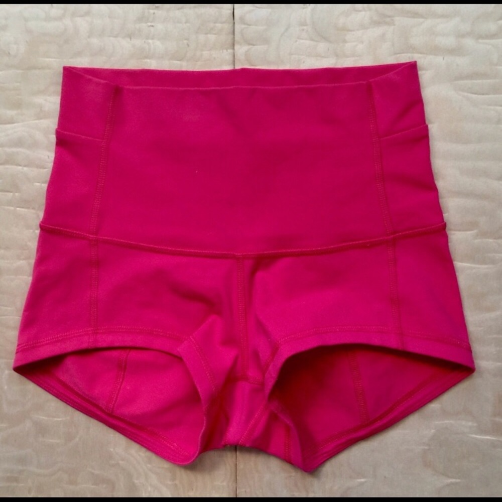 Super cute, hot pink lululemon 🍋 shorts
